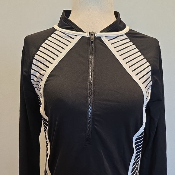 Athleta Rashguard - Picture 2 of 7